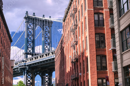 Obraz na płótnie The Manhattan Bridge from Dumbo, Brooklyin, New York w salonie