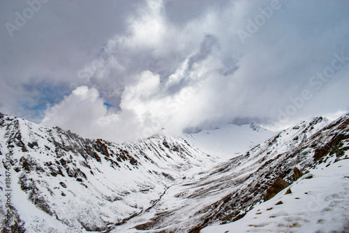 Beautiful Snow Mountain Road Trip in Leh Ladakh