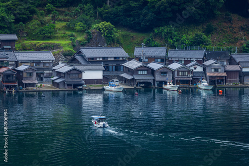 伊根の舟屋（若狭湾伊根浦・京都府伊根町）