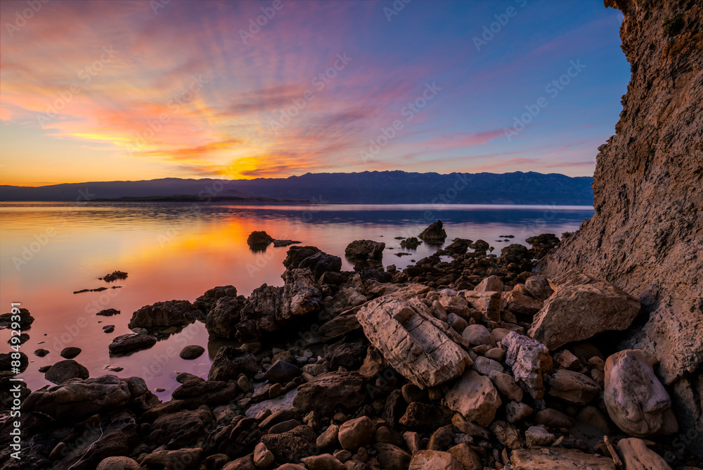 Φωτογραφία The coast of the island of Rab In Croatia during a beautiful sunrise
