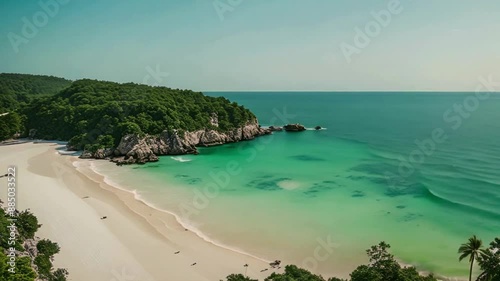 美しい透き通った海4k