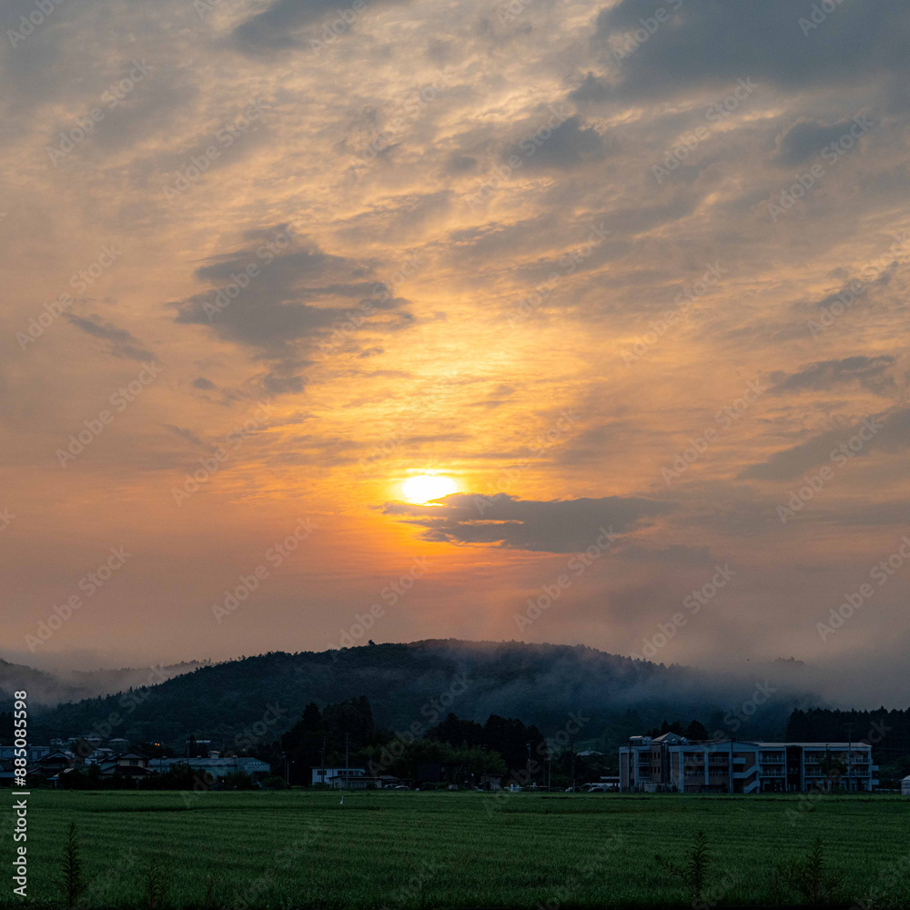 Fototapeta premium 梅雨が明けぬ朝
