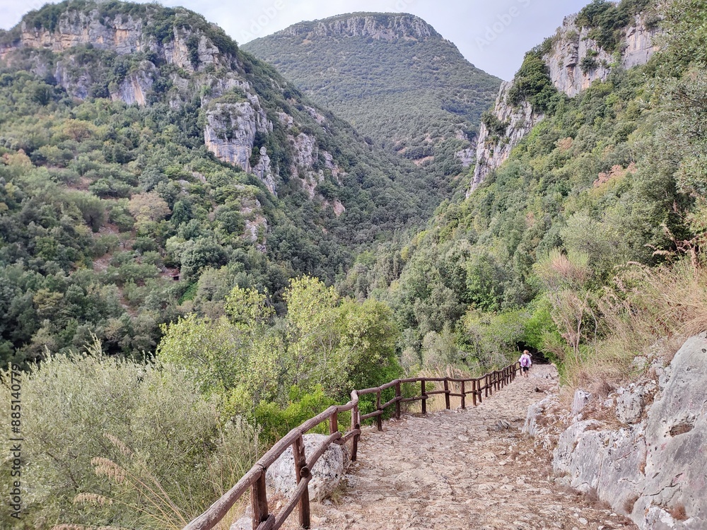 Morigerati - Panorama dal tratto iniziale del sentiero che scende verso le Grotte del Bussento