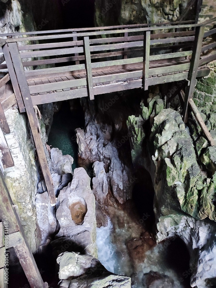 Morigerati - Ponticello nella Grotta del Bussento