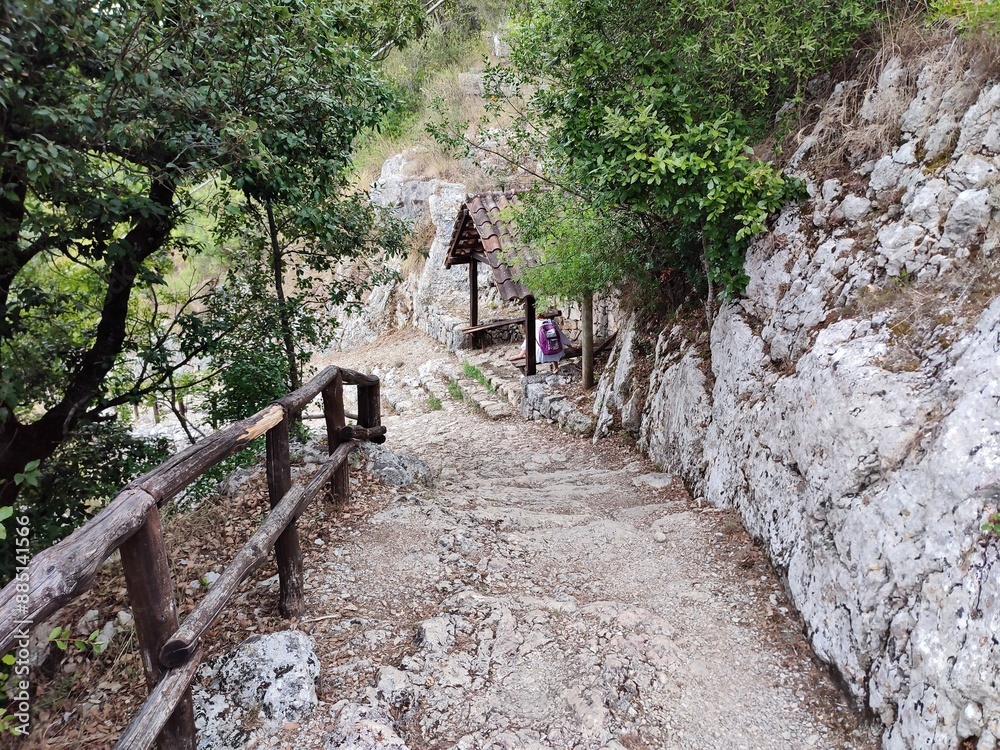 Morigerati - Scorcio del primo capanno con fontana nell'Oasi WWF Grotte del Bussento