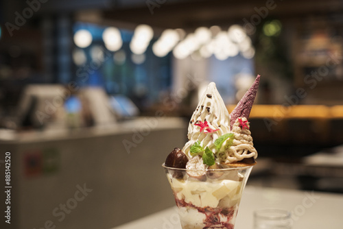 美味しそうなマロンパフェ
Delicious looking marron parfait!