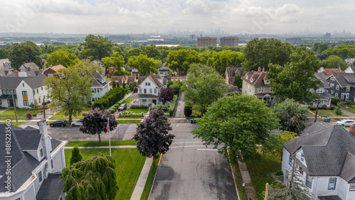 Картината върху платно Residential street aerial in New York City suburbs