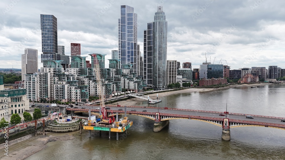 Fototapeta premium .Vauxhall Bridge London UK drone,aerial , floating work platform