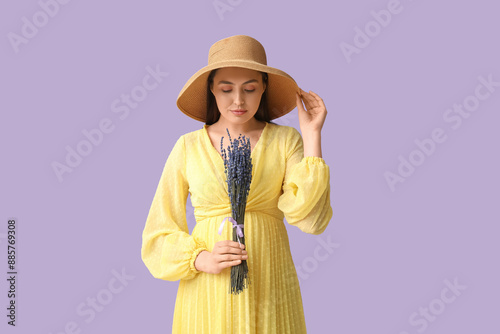 Beautiful young woman in ha...