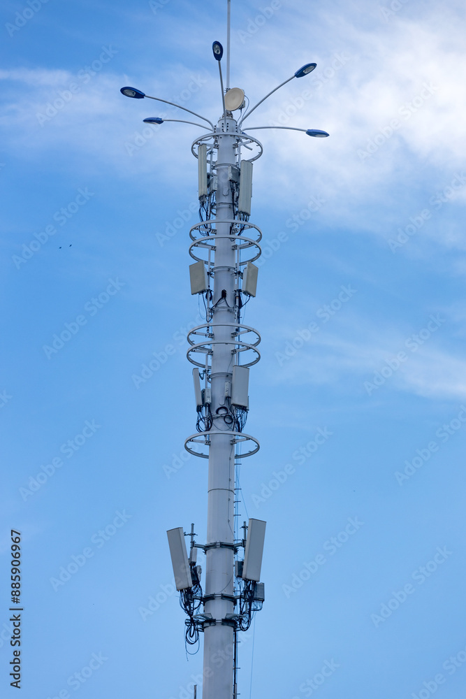 Obraz premium Outdoor mobile communication 5G signal base station tower