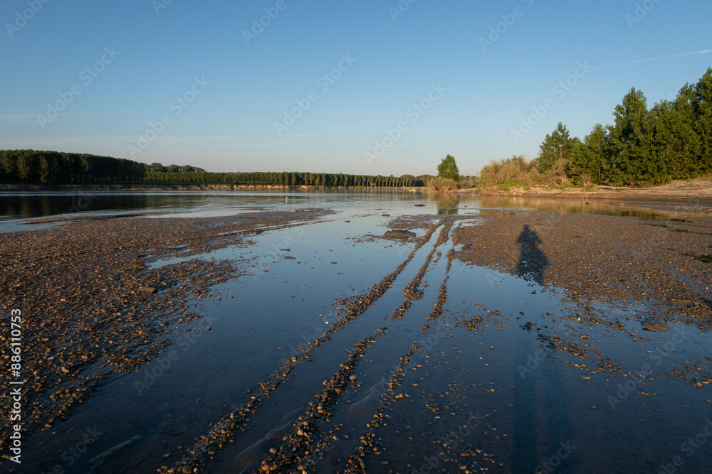 Po river landscape view panorama water riverbed horizon