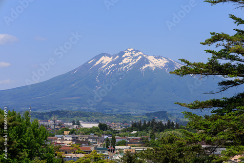 岩木山　青森県　弘前市からの眺め