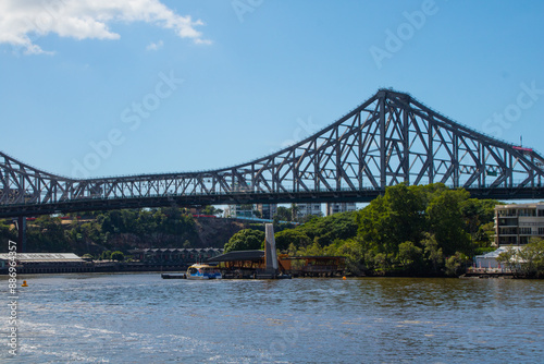 Ponte no centro de Brisbane