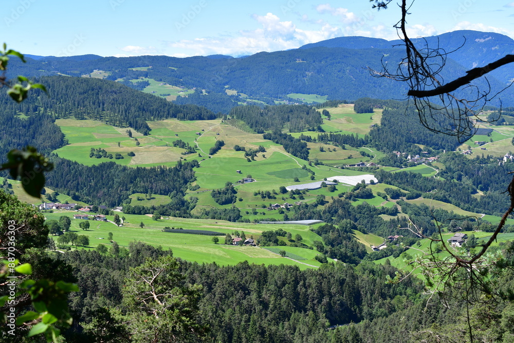 Schöne Landschaft bei Völs am Schlern in Südtirol