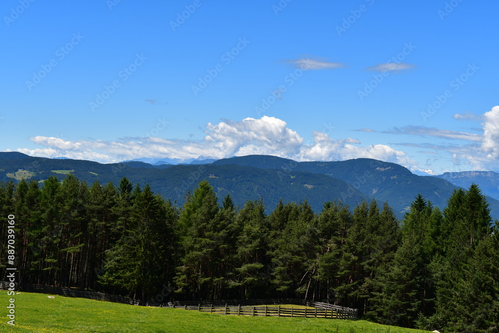 Schöne Landschaft bei Völs am Schlern in Südtirol