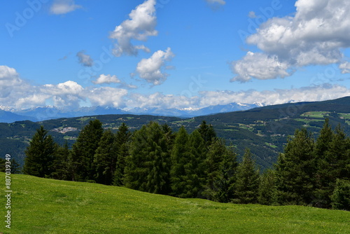 Obraz na płótnie Schöne Landschaft bei Völs am Schlern in Südtirol w salonie