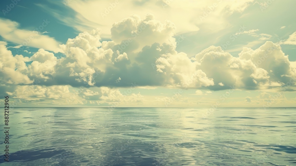 Obraz premium Sea surface and cloudy sky background with copy space vintage tone