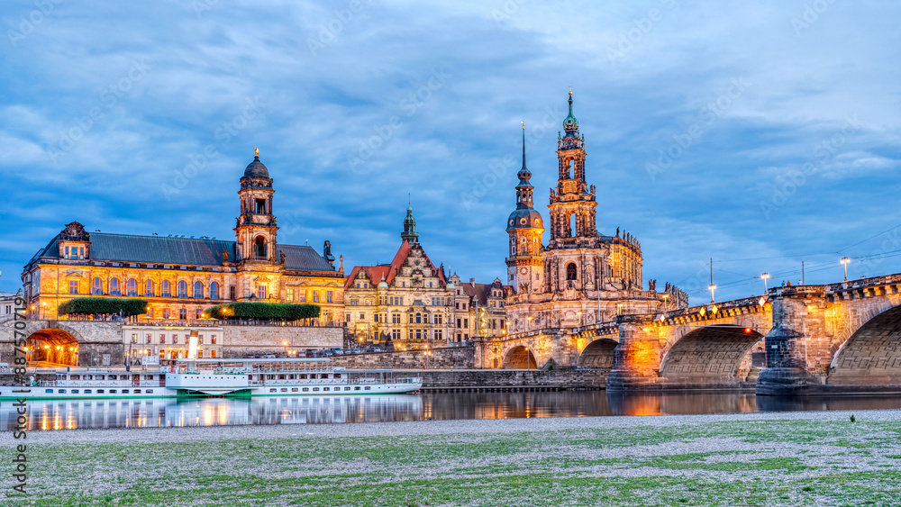 Naklejka premium Dresden – a city in eastern Germany. View of the Augustus Bridge.
