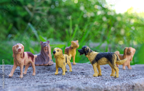 Figura de perritos de juguete en miniatura. Cocker Spaniel, Poodle, Yorkshire Terrier, Cavalier King Charles y Mestizo 