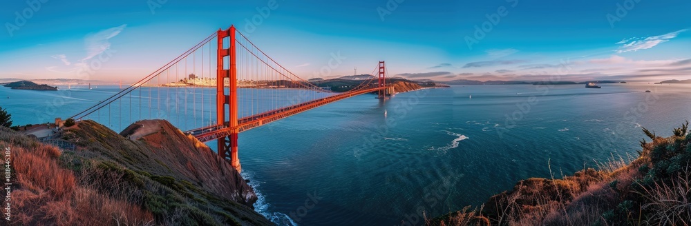 Fototapeta premium Golden Gate Bridge at Sunset with Vibrant Hues