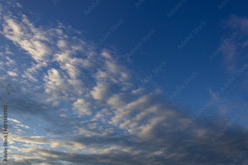 Obraz premium sunset over the city with clouds