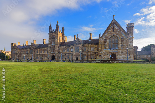 Photography Sydney, Australia - June 5, 2023: Afternoon view of lawn on the square against b