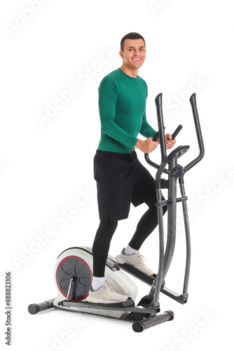 Sporty young man training o...