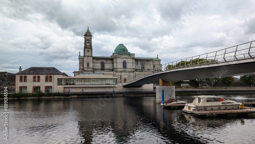 Obraz na płótnie Beautiful old cityscape scenery, Church of Saints Peter & Paul by Shannon river at Athlone, town in Westmeath, Ireland, landmark and architecture background w salonie