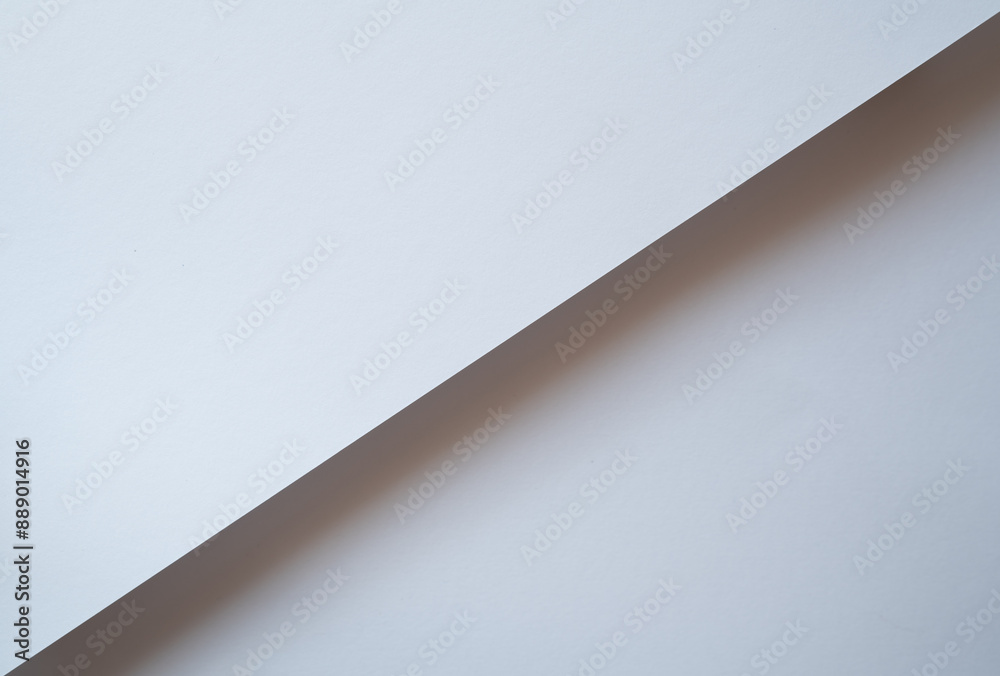 重なる白い画用紙 重なる白い画用紙