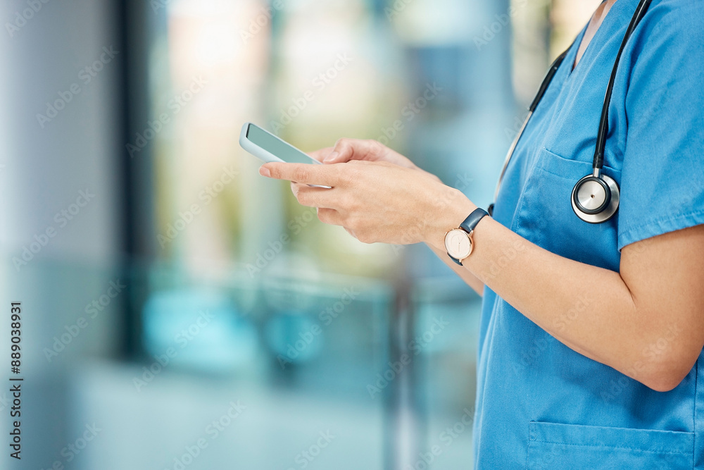 © Oostendorp/peopleimages.com - Nurse, hands and phone for healthcare communication, social media post and networking of homecare service. Hospital, doctor or caregiver woman with mobile contact, medical or telehealth and typing © Oostendorp/peopleimages.com - Nurse, hands and phone for healthcare communication, social media post and networking of homecare service. Hospital, doctor or caregiver woman with mobile contact, medical or telehealth and typing