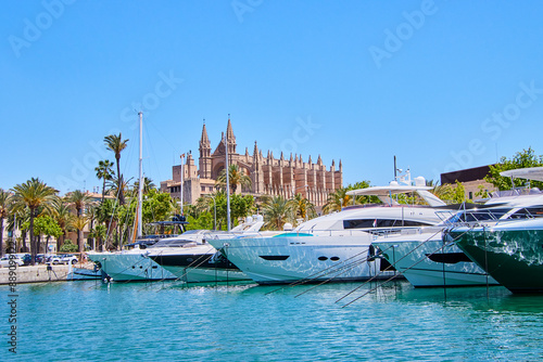 Reise nach Mallorca. Die Kathedrale von Palma de Mallorca. photo