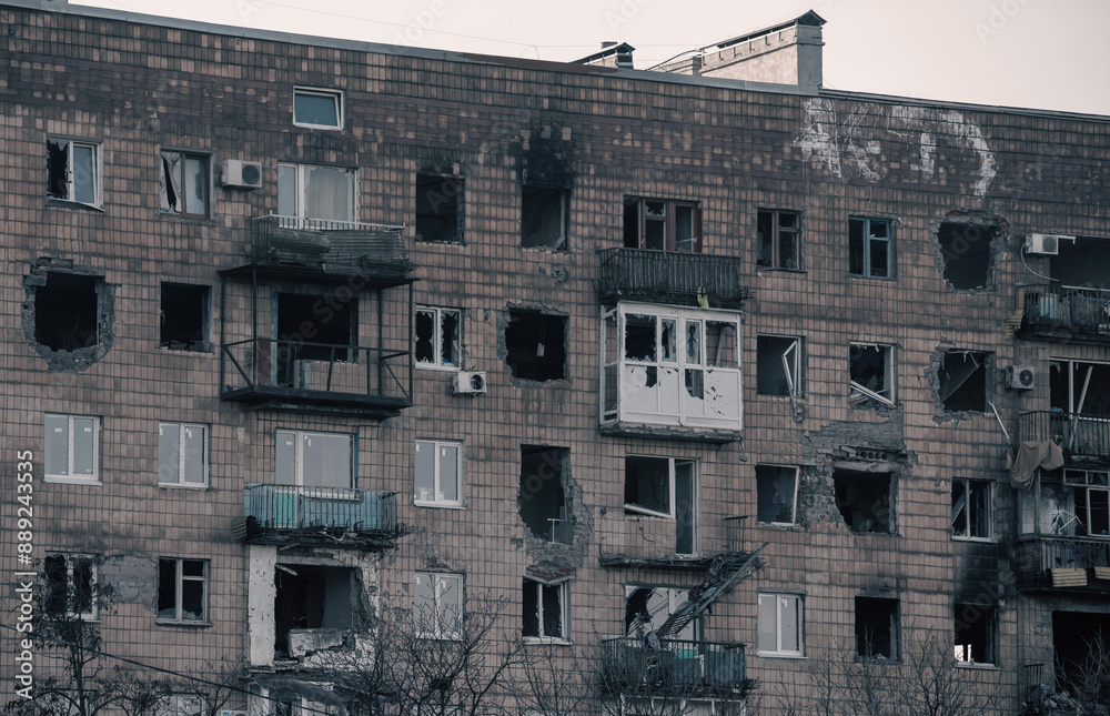 Fototapeta premium destroyed building in a city lost in the war in Ukraine