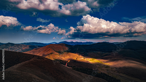 Paisagens Serra Mantiqueira Itamonte Passa Quatro Minas Gerais Brasil Esportes Ultramaratona Corrida Trilha Ciclismo Montanha Natureza Pasto Verde Ecoturismo Aventura Caminhada Rios Floresta Araucária photo