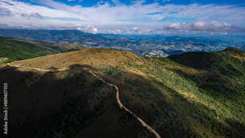 Serra Do Papagaio Paisagem Parque Estadual Corrida De Trilha Ultramaratona Minas Gerais Natureza Montanhas Aventura Trilhas Florestas Escarpas Picos Mirantes Desafios Atletas Endurance Caminhadas photo