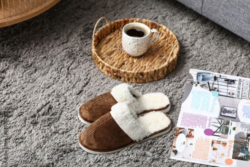 Comfortable slippers, magaz...