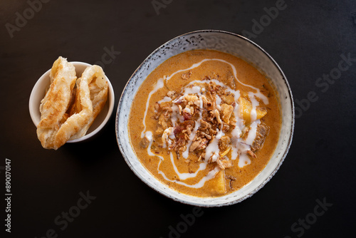 Gaeng Massaman Beef Curry with Roti