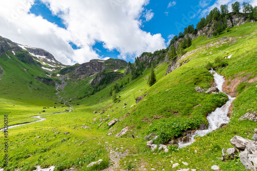 Majestic Meng River Valley: Nenzinger Himmel