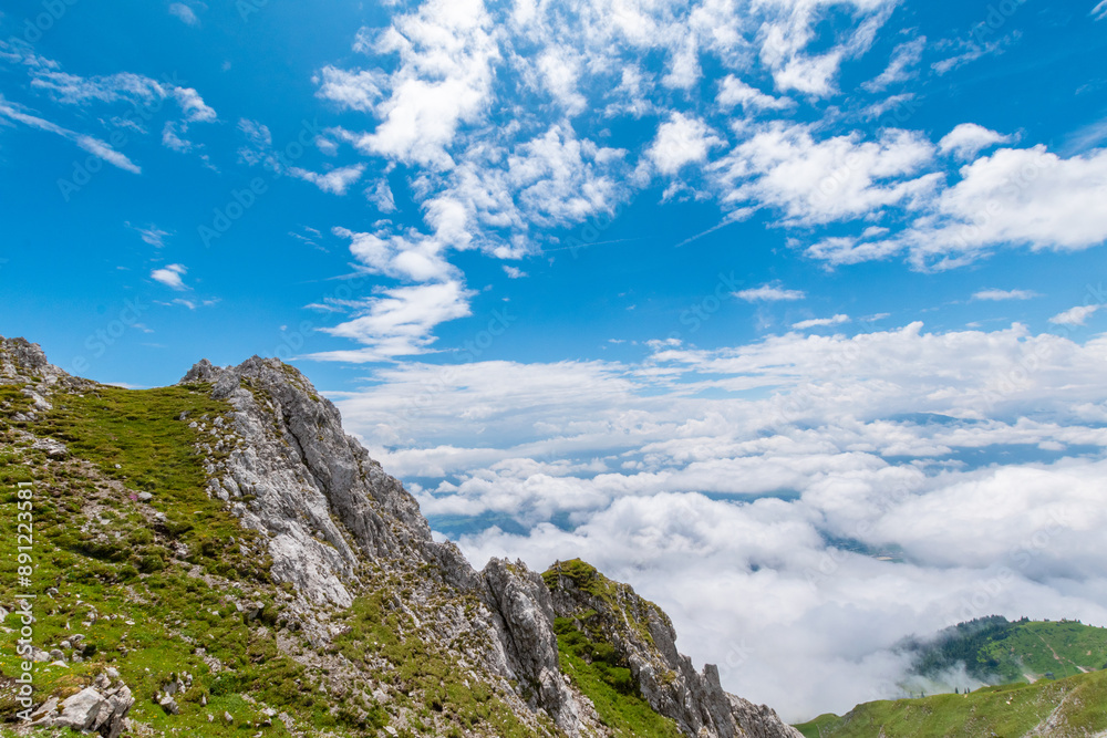 Epic Hike on the Goetheweg: A Journey Above the Clouds (Hafelekar, Innsbruck, AT) Epic Hike on the Goetheweg: A Journey Above the Clouds (Hafelekar, Innsbruck, AT)