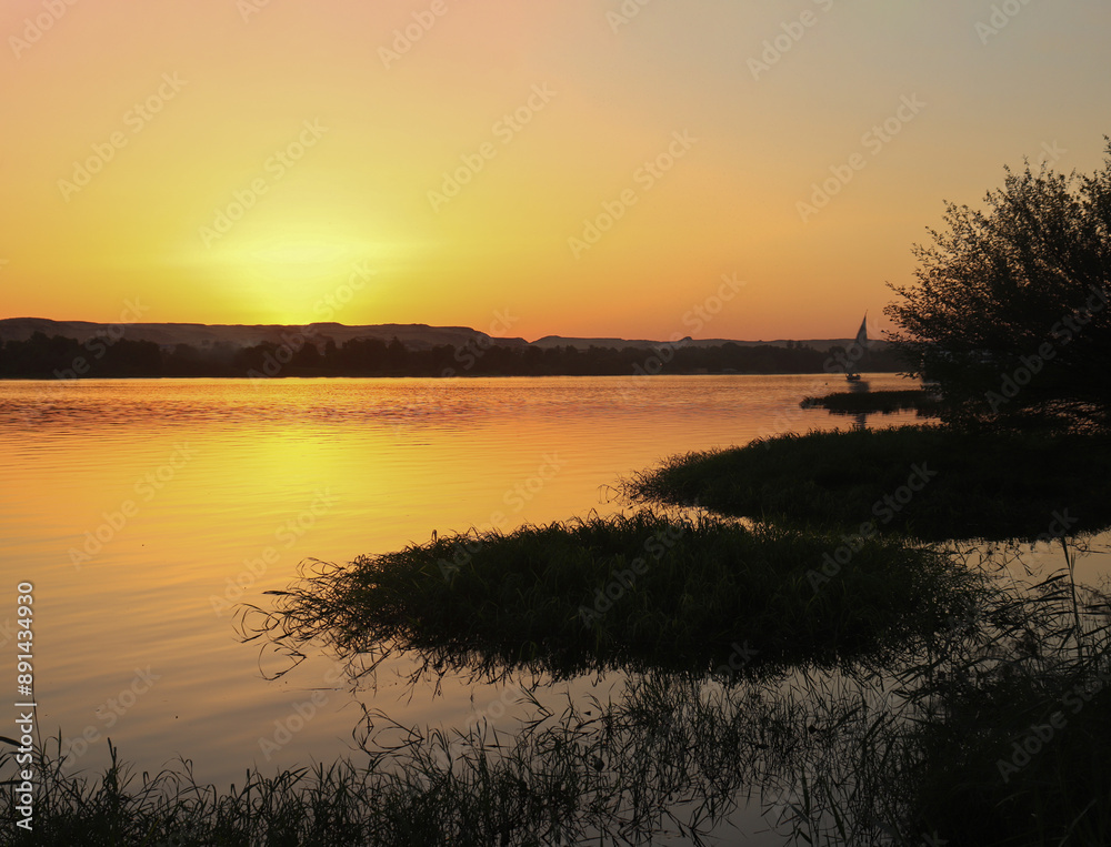 Obraz premium sunset over the river Nile