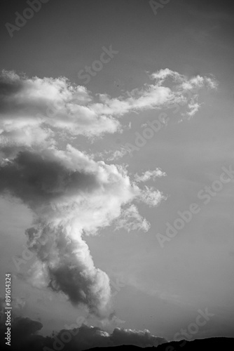Ciel avec des nuages en mouvement - Arrière plan design avec espace libre