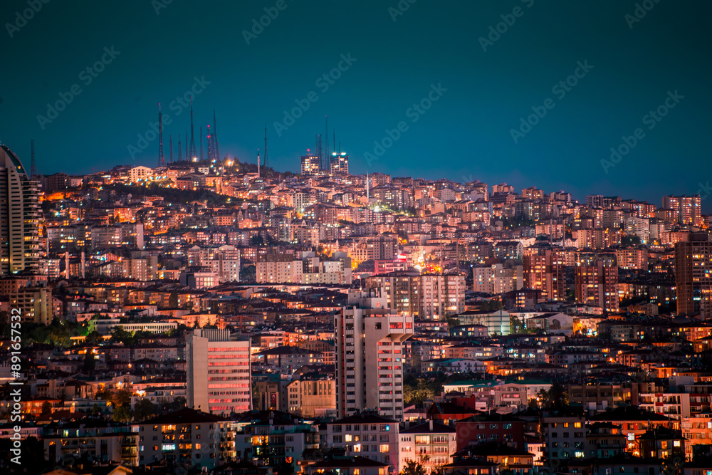 Obraz premium Ankara Castle and downtown view during twilight