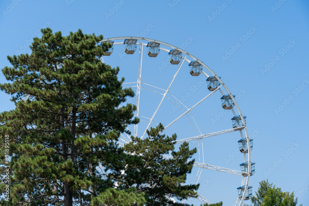Fototapeta premium An empty Ferris wheel in a Balaton lake harbor in Keszthely