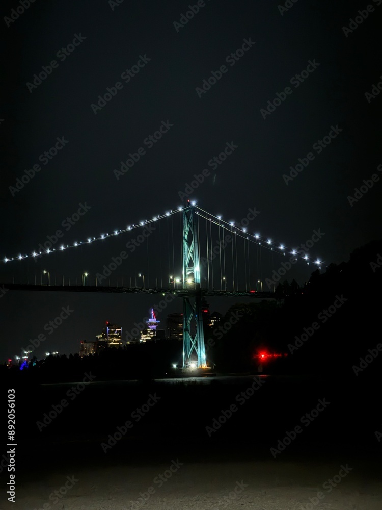 Fototapeta premium Lions gate bridge at night Vancouver bridge 