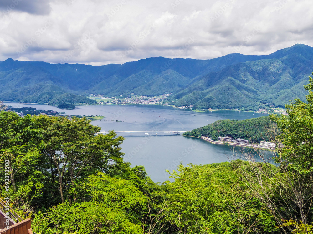 Fototapeta premium 【山梨県】河口湖天上山公園からの景色