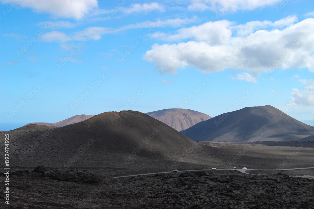 Krajobraz wulkaniczny, słoneczny dzień, Park Timanfaya, dzika przyroda, tapeta, egzotyczne tło, Lanzarote