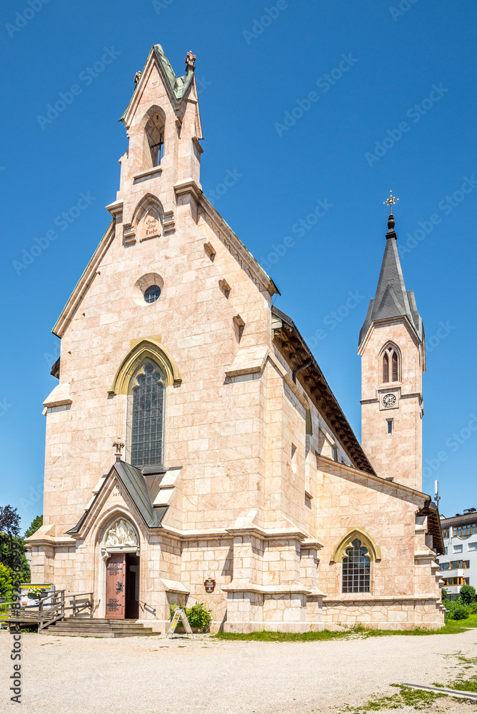 Fototapeta premium View at the Church of Resurrection in the streets of Gmunden - Austria