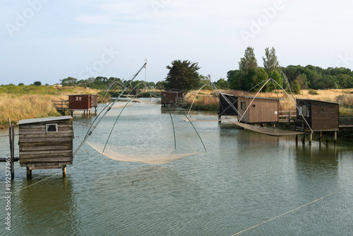 Riviere La Taillée, pêche au carrelet , Marais Breton, Vendée, Pont Neuf, Fontenay le Comte,  85, France photo