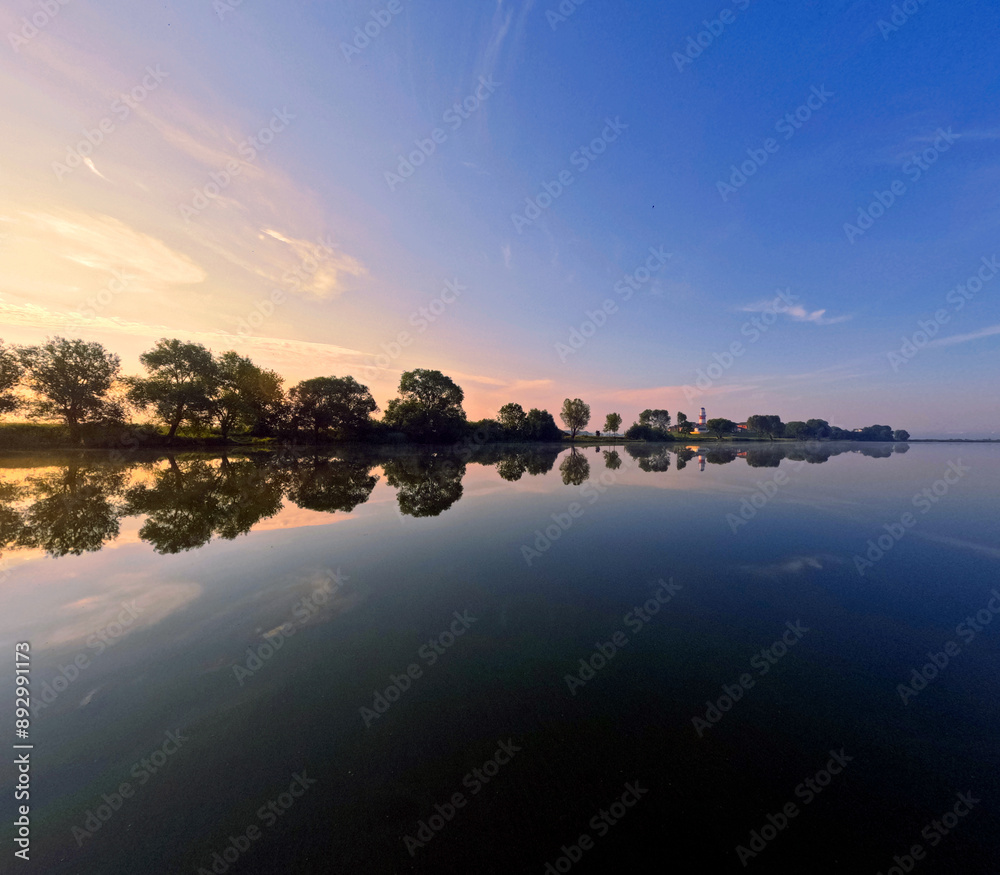 Fototapeta premium mist morning on the lake