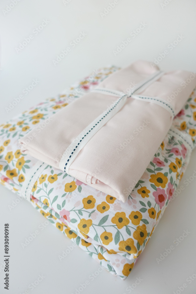 Gift sets of floral bedding and pastel linens, ideal for a feminine bedroom decor Gift sets of floral bedding and pastel linens, ideal for a feminine bedroom decor