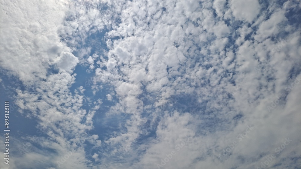 Beautiful Cloud In The Blue Sky, Singapore Beautiful Cloud In The Blue Sky, Singapore